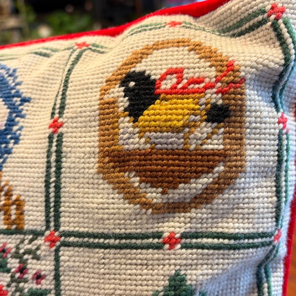 Vintage needlepoint Festive Holiday Pillow Santa NOEL Christmas velvet 15x15 - Picture 2 of 12